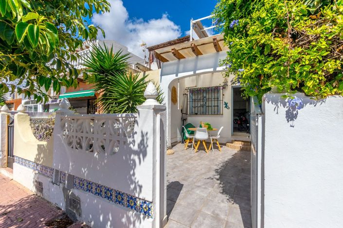 Image No.1-2 Bed Townhouse for sale