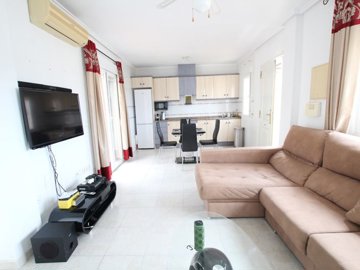 49154spacious3bedroomsouthfacingsemiwithpoolv