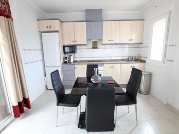 49154spacious3bedroomsouthfacingsemiwithpoolv