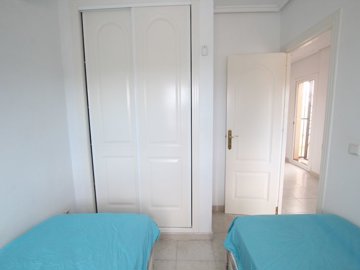 49154spacious3bedroomsouthfacingsemiwithpoolv