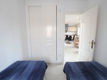 49154spacious3bedroomsouthfacingsemiwithpoolv