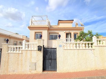 49154spacious3bedroomsouthfacingsemiwithpoolv