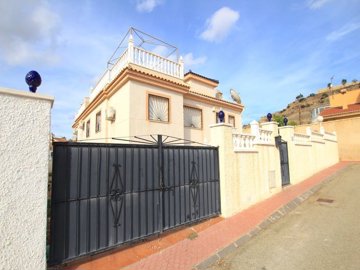 49154spacious3bedroomsouthfacingsemiwithpoolv