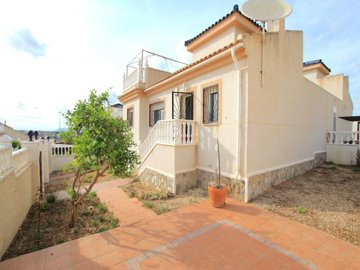 49154spacious3bedroomsouthfacingsemiwithpoolv