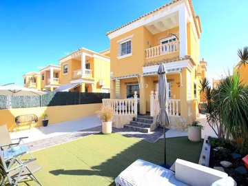 49152stylishthreebedroomdetachedvillawithspac