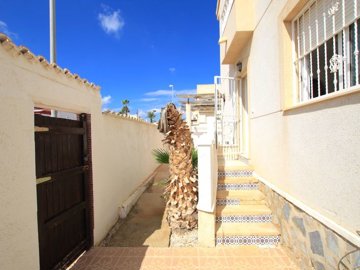 49158spacious3bedroomvillaona213sqmcornerplot