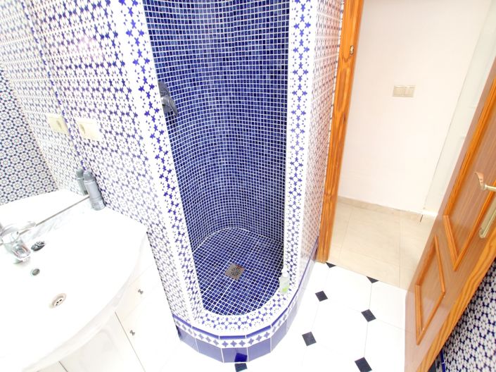 Image No.29-5 Bed Villa for sale