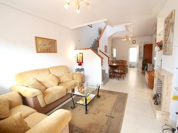 49165exceptionallyspacioustownhousewithaninte