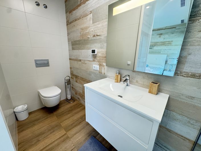 Image No.10-4 Bed Villa for sale