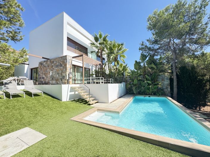 Image No.15-4 Bed Villa for sale