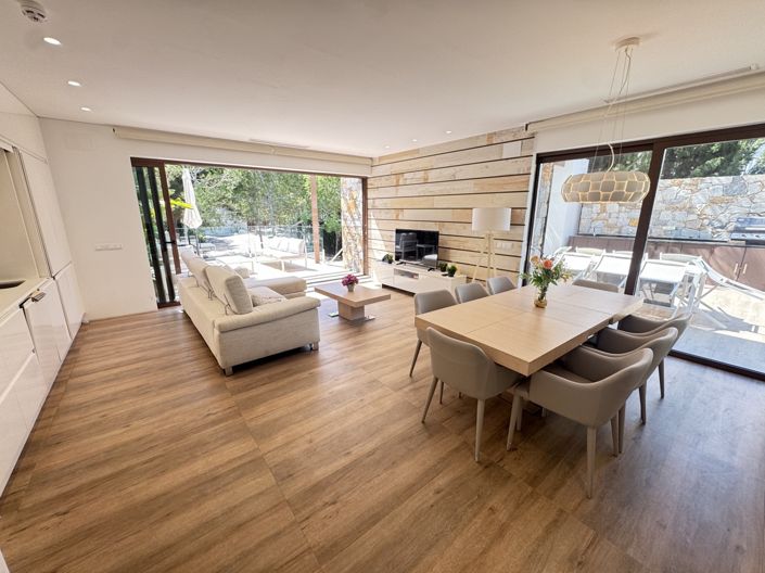 Image No.4-4 Bed Villa for sale