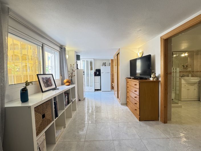 Image No.20-2 Bed Villa for sale