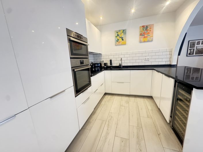 Image No.13-2 Bed Villa for sale