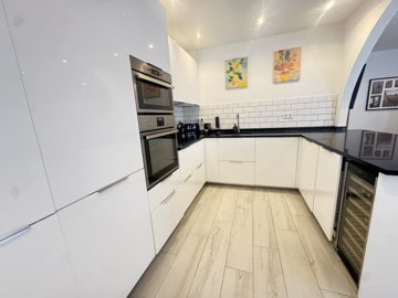 49167villawithpoolinbluelagoon111025092100img