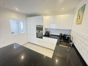 49167villawithpoolinbluelagoon111025092101img