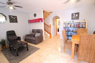 49173stylish3bedsemidetachedvillawalkingdista