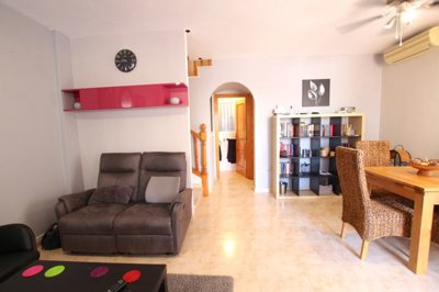 49173stylish3bedsemidetachedvillawalkingdista