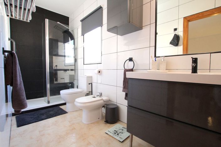 Image No.28-3 Bed Villa for sale