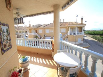 49172spaciouscornertownhouseinlospalaciosform