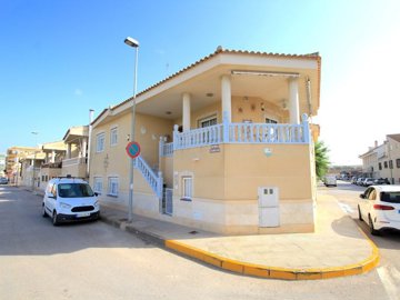 49172spaciouscornertownhouseinlospalaciosform