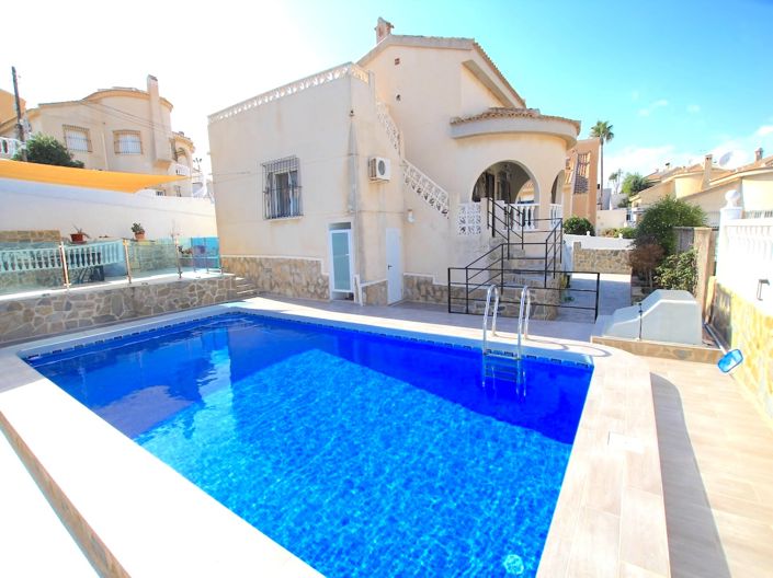 Image No.1-3 Bed Villa for sale
