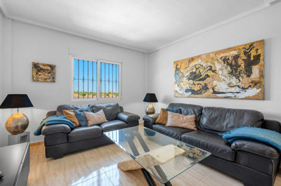 49180wellmaintainedapartmentwithprivateroofte
