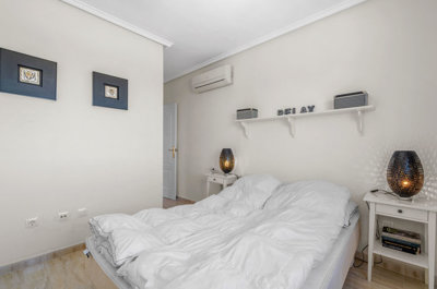 49180wellmaintainedapartmentwithprivateroofte