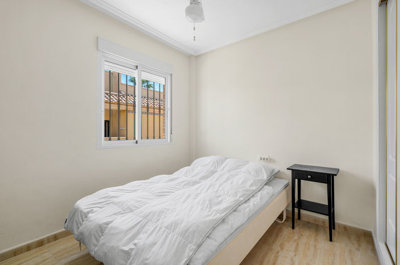 49180wellmaintainedapartmentwithprivateroofte