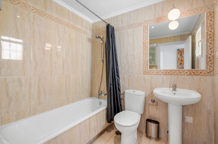 Image No.18-3 Bed Apartment for sale