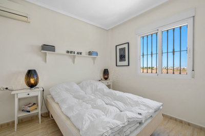 49180wellmaintainedapartmentwithprivateroofte
