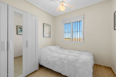 49180wellmaintainedapartmentwithprivateroofte