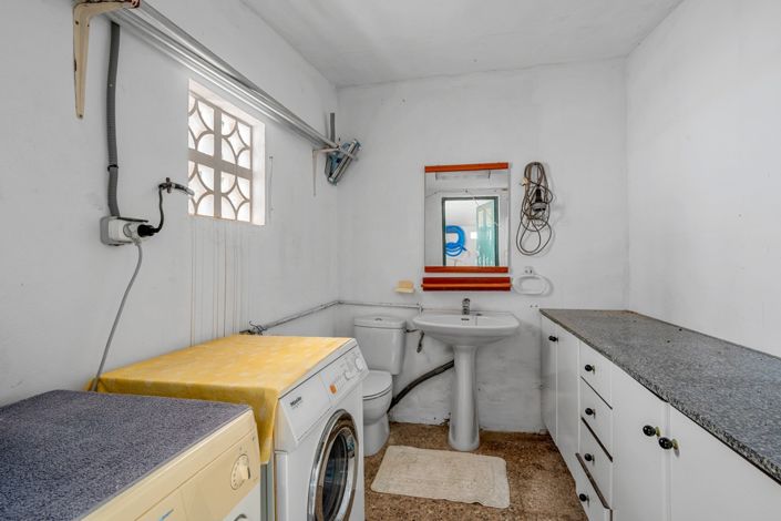 Image No.29-4 Bed Villa for sale