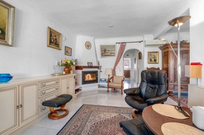 49184largesemidetachedpropertyclosetopuntapri