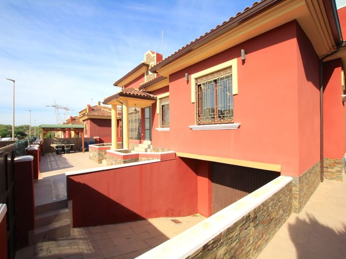 Image No.7-6 Bed Villa for sale