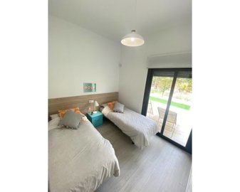 49188lightmodernandspaciuosgroundfloorapartme