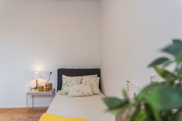 Image No.12-2 Bed Townhouse for sale