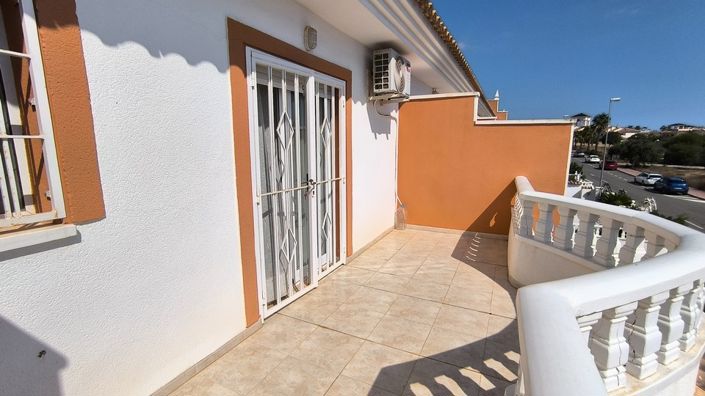 Image No.18-3 Bed Townhouse for sale