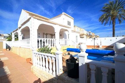 49196expansive4bedroomvillawithaprivatepoolan