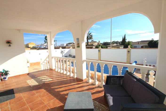 Image No.12-4 Bed Villa for sale