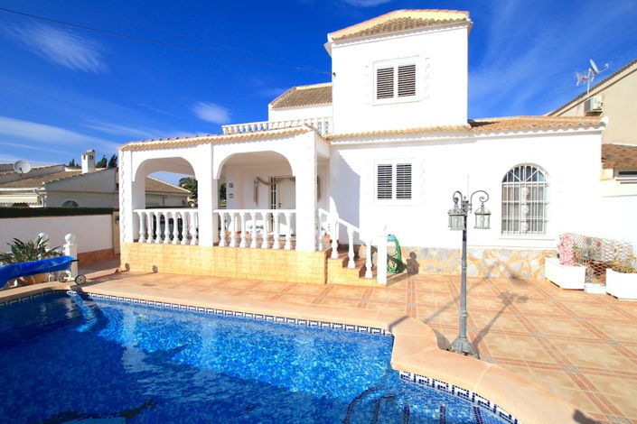 Image No.2-4 Bed Villa for sale