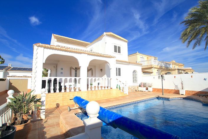 Image No.3-4 Bed Villa for sale