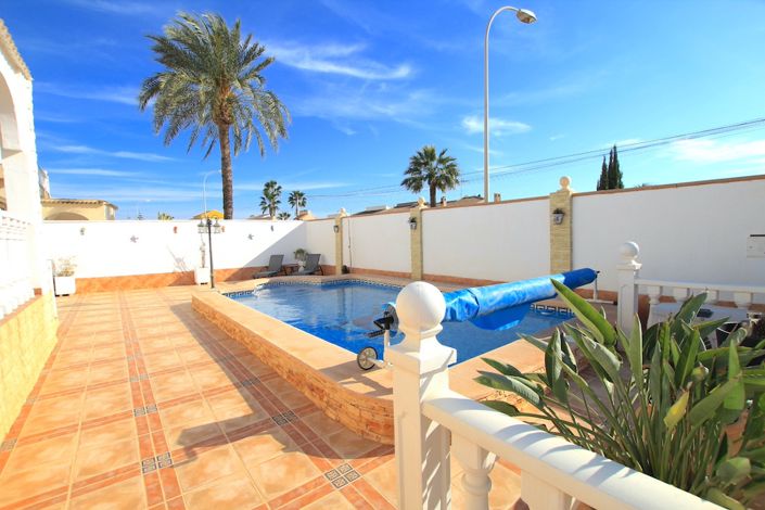 Image No.4-4 Bed Villa for sale