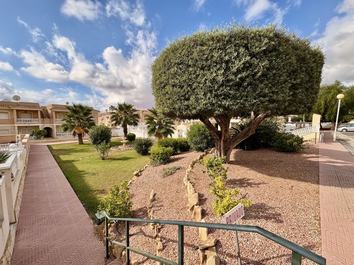 Image No.19-3 Bed Townhouse for sale