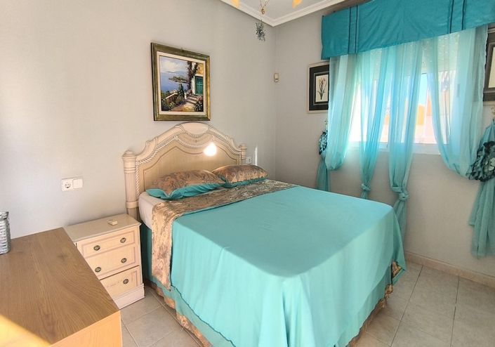 Image No.19-3 Bed Villa for sale