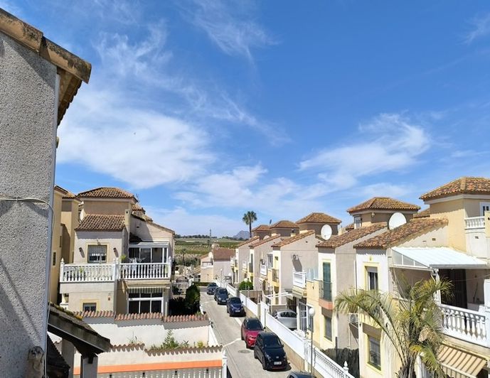 Image No.18-3 Bed Townhouse for sale