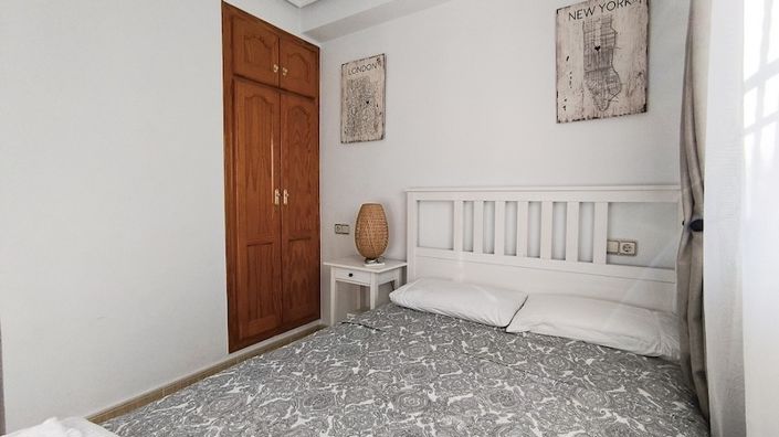 Image No.12-3 Bed Townhouse for sale