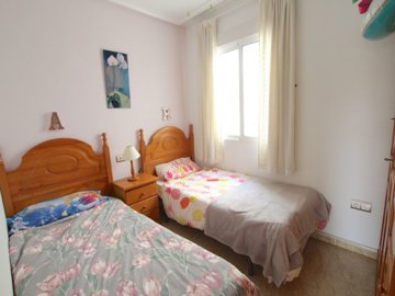 49229charming2bedroomapartmentwithaprivateroo