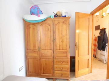 49229charming2bedroomapartmentwithaprivateroo