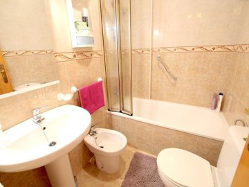 49229charming2bedroomapartmentwithaprivateroo