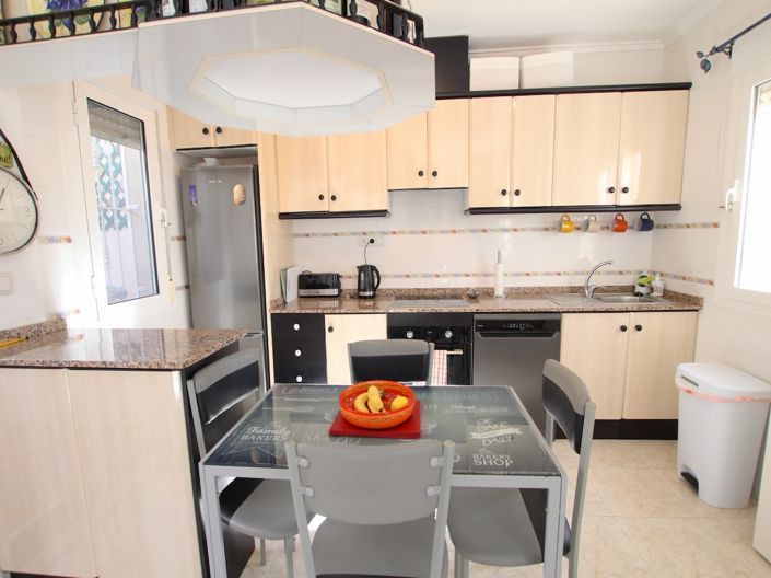 Image No.13-2 Bed Townhouse for sale